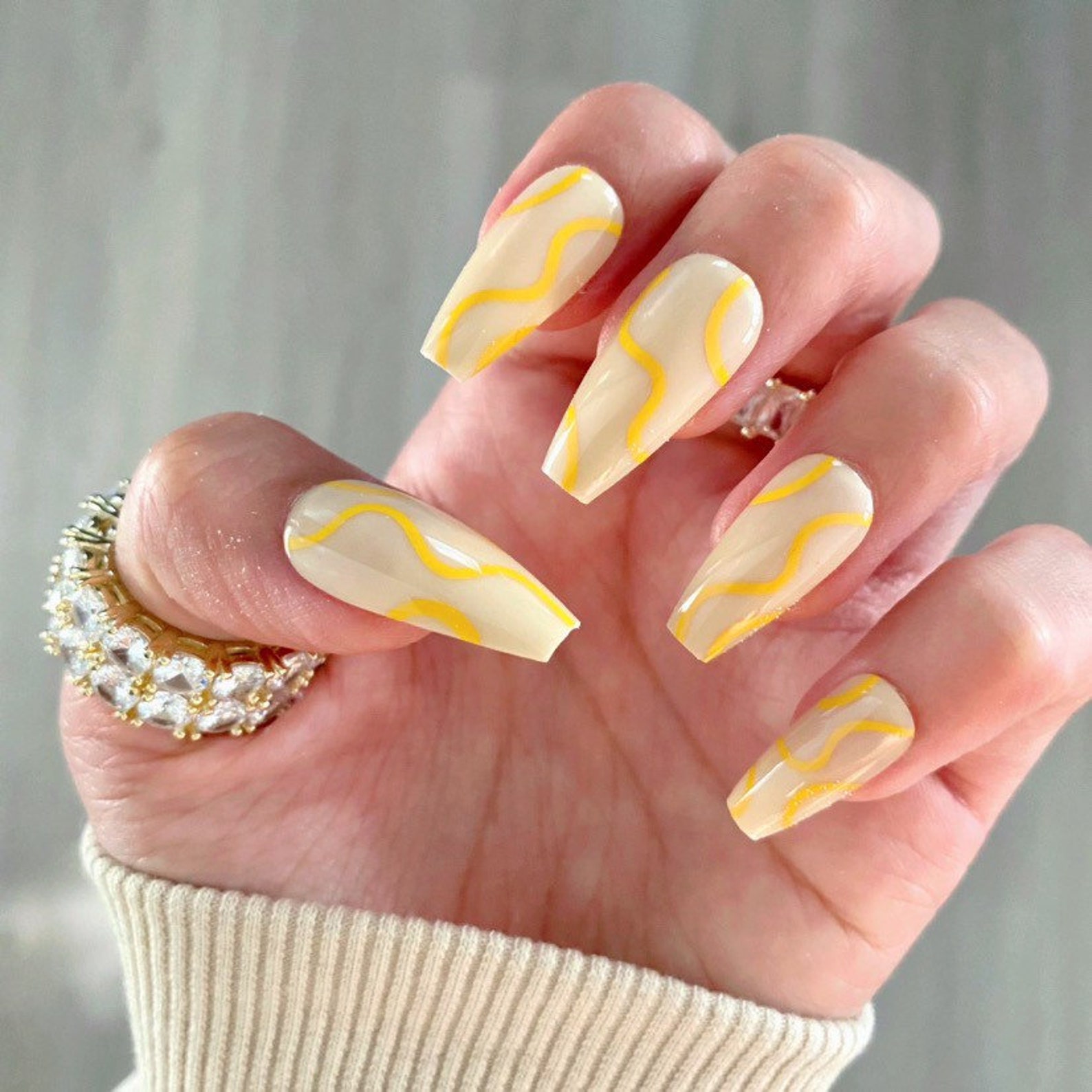 Gorgeous Yellow Nail Designs for 2023: From Minimalist to Bold Statements