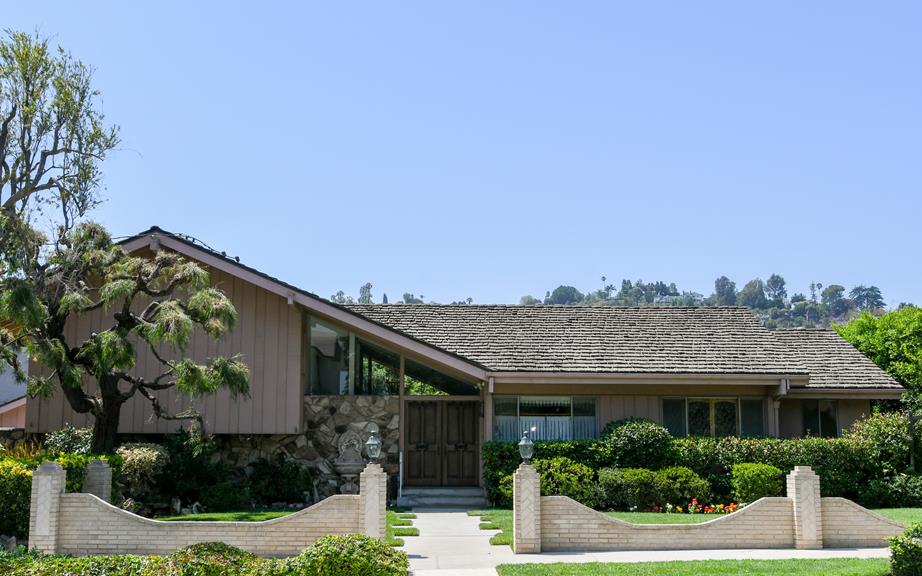 Exploring 4222 Clinton Way: The Famous Brady Bunch Home and Its Legacy