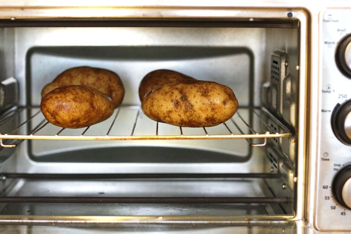 The Best Way to Bake a Potato in a Toaster Oven: Tips and Tricks