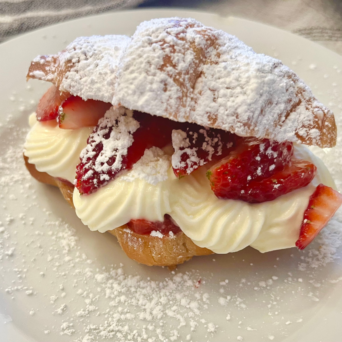 Indulge in Croissant Creme: A Decadent Pastry for Your Next Brunch