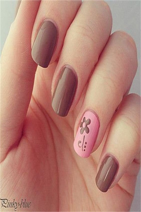 Chic Ways to Get Your Ring Finger Painted Different Color