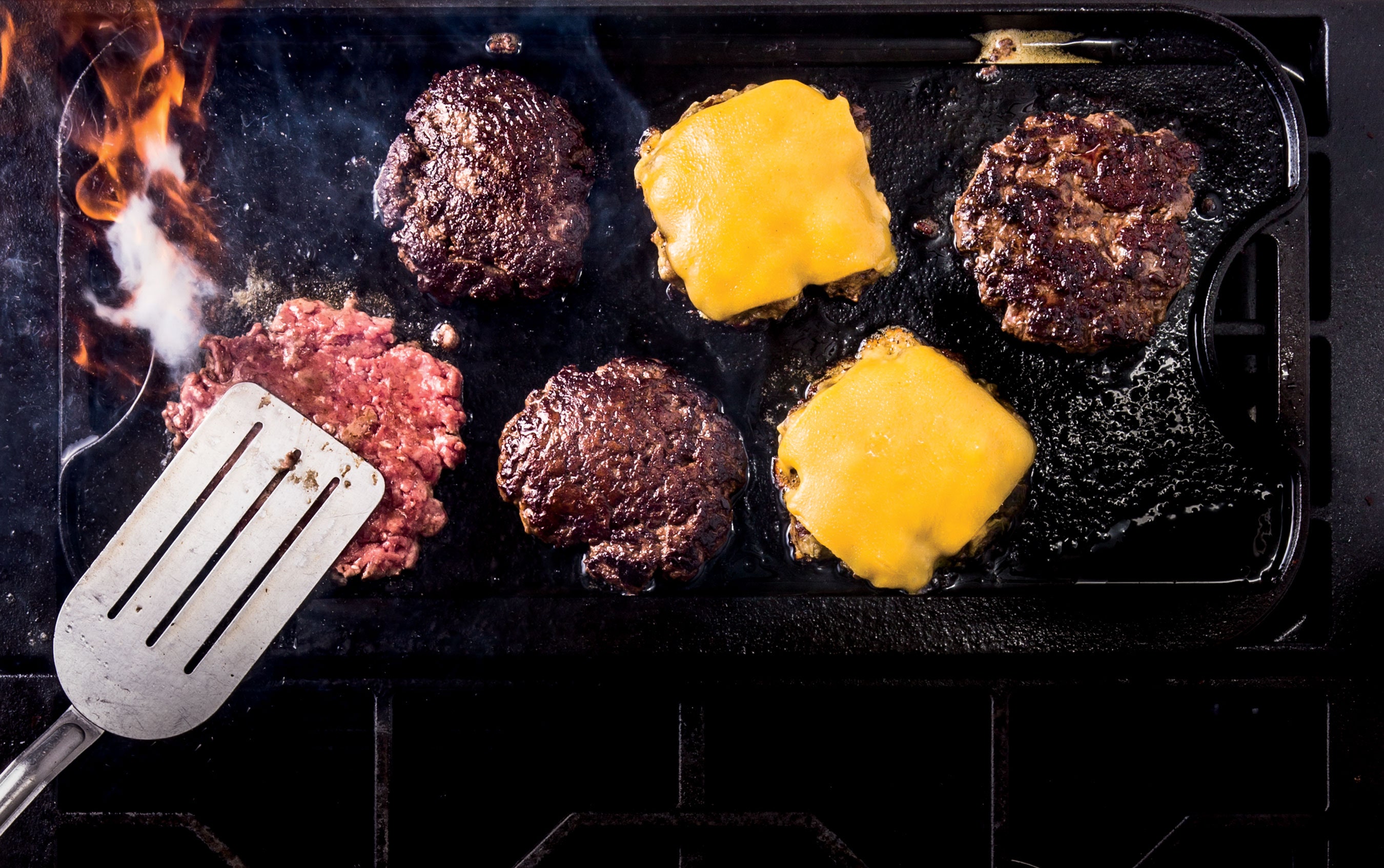 Easy Steps to Grill Perfect Smash Burgers on Grill