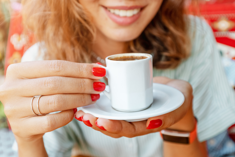 Coffee and White Teeth: Can a Straw Make a Difference?