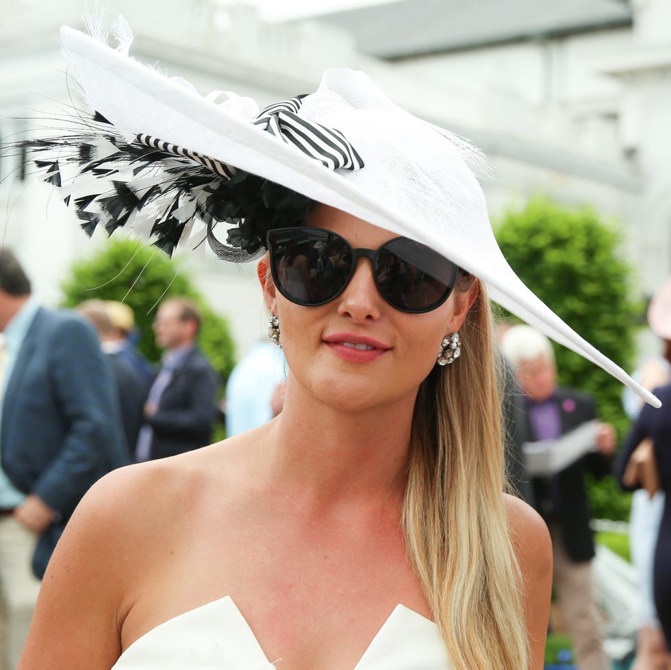 Stylish Hats for Horse Races: Make a Statement This Season.