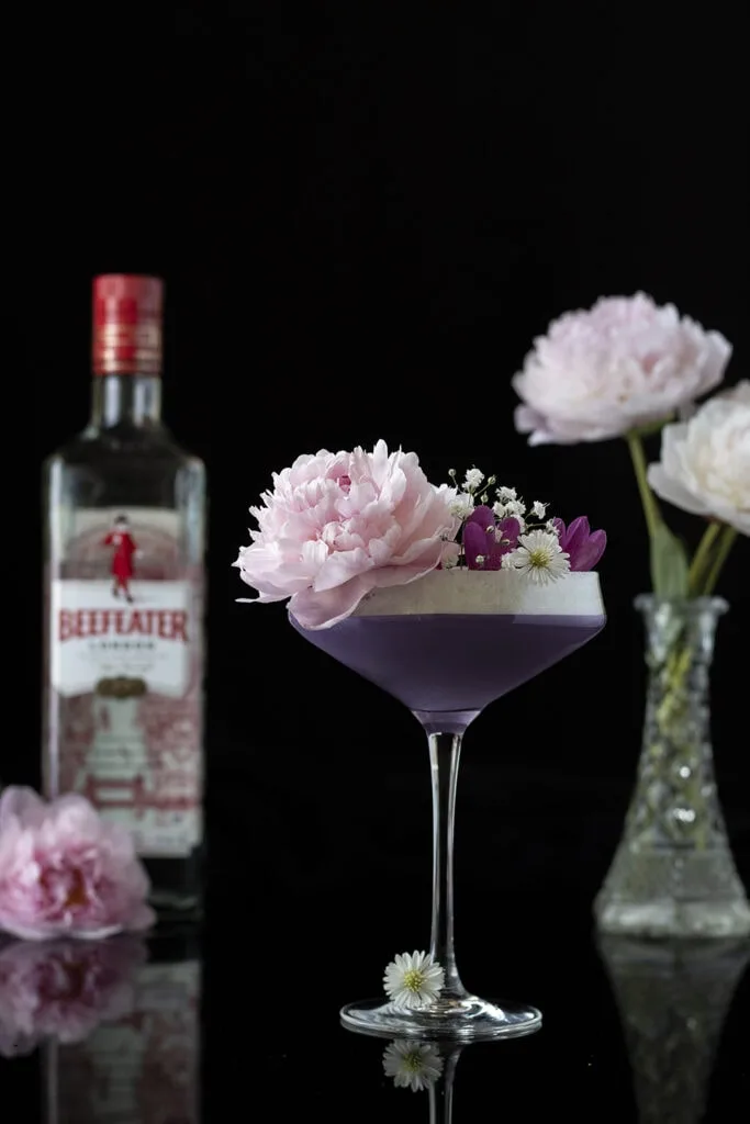 How to Put Flowers in a Cocktail Glass: A Simple Guide