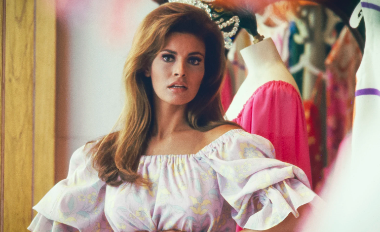 Raquel Welch Measurements: Bust, Waist, Hips, and Shoe Size